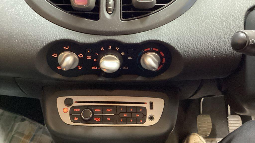 Used Renault Twingo 2012 for sale - 77924899: Photo 15