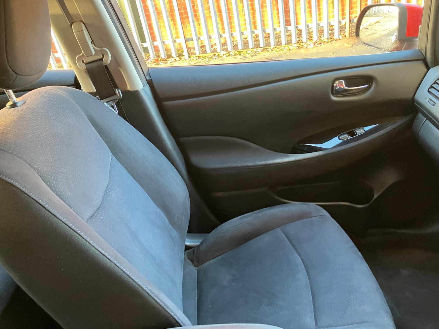 Used Nissan Leaf 2017 for sale - 76473378: Photo 37