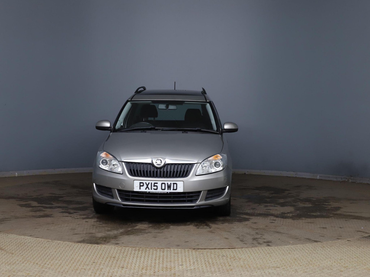 Used Skoda Roomster 2015 for sale - 76996964: Photo 2