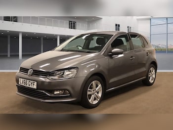Used Volkswagen Polo 2016 for sale - 76162965: Photo 2