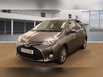 Used Toyota Yaris 2016 for sale - 76223740: Photo 2