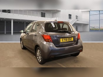 Used Toyota Yaris 2016 for sale - 76223740: Photo 3