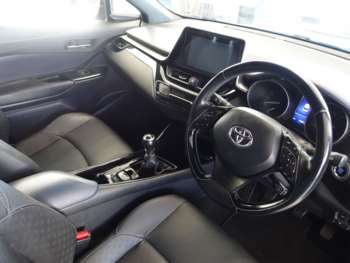 Used Toyota C-HR 2017 for sale - 74501745: Photo