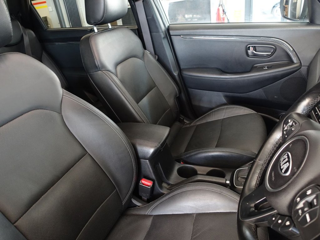 Used Kia Carens 2017 for sale - 76223279: Photo 16