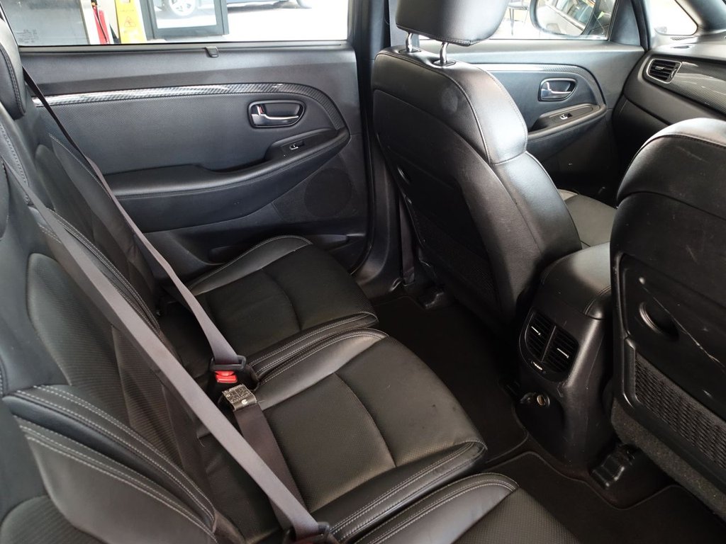 Used Kia Carens 2017 for sale - 76223279: Photo 18