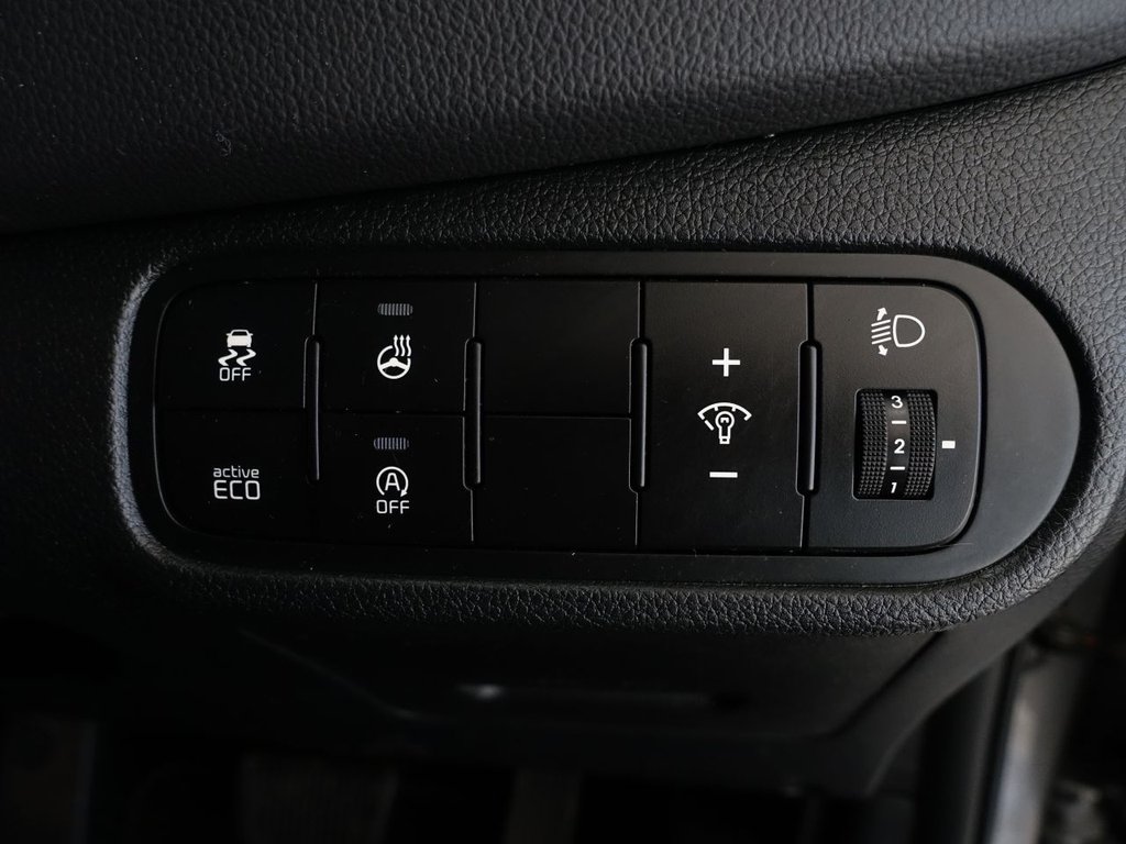 Used Kia Carens 2017 for sale - 76223279: Photo 31