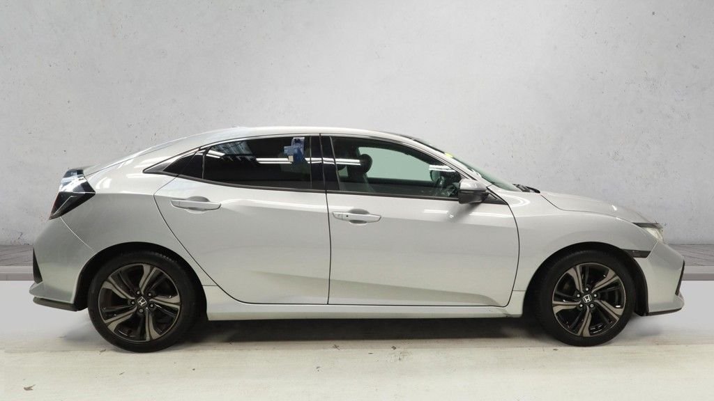 Used Honda Civic 2019 for sale - 76417627: Photo 4