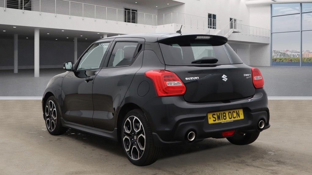 Used Suzuki Swift 2018 for sale - 76345583: Photo 3