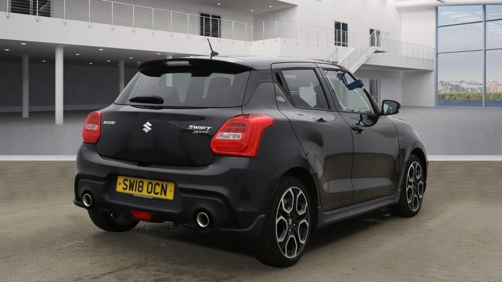 Used Suzuki Swift 2018 for sale - 76345583: Photo 4
