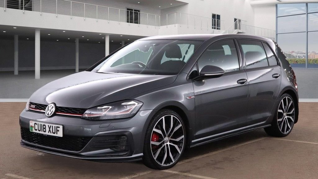 Used Volkswagen Golf 2018 for sale - 76345595: Photo 2