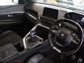 Used Peugeot 5008 2018 for sale - 75830856: Photo
