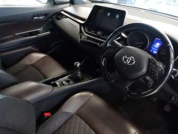Used Toyota C-HR 2017 for sale - 75116192: Photo