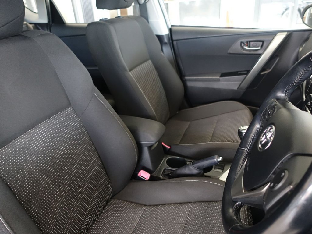 Used Toyota Auris 2013 for sale - 76333978: Photo 14