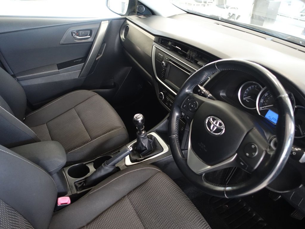 Used Toyota Auris 2013 for sale - 76333978: Photo 3