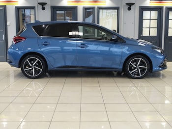 Used Toyota Auris 2018 for sale - 76210665: Photo 2