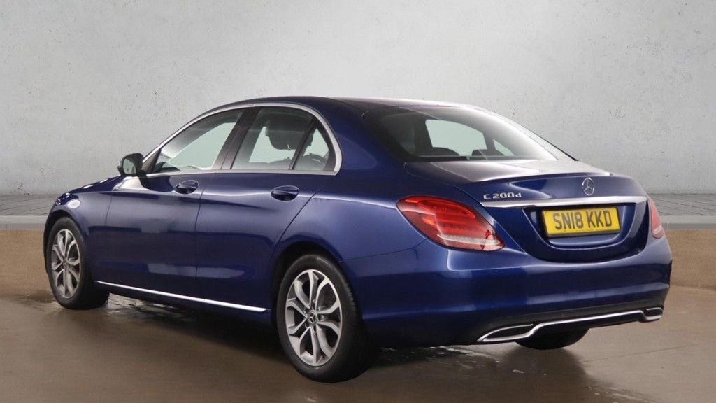 Used Mercedes-Benz C Class 2018 for sale - 76496743: Photo 3