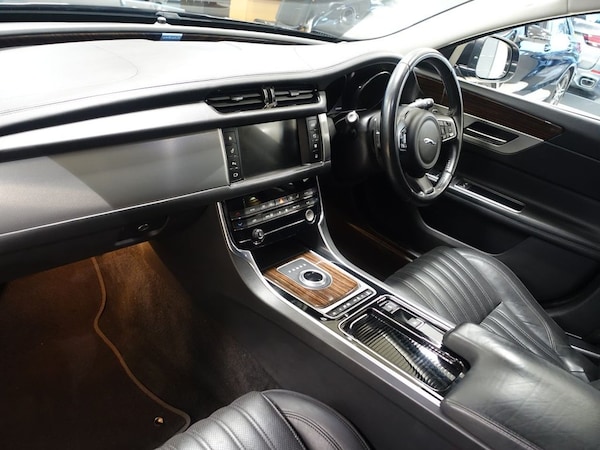 Used Jaguar XF 2017 for sale - 76256778: Photo 13