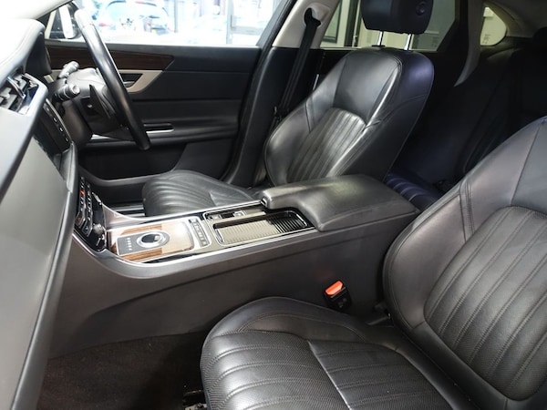 Used Jaguar XF 2017 for sale - 76256778: Photo 14
