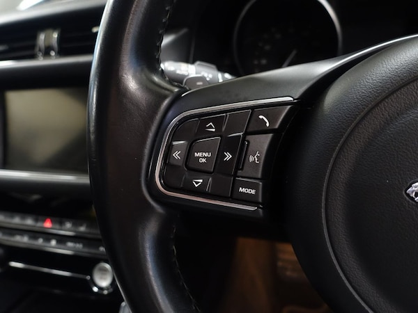 Used Jaguar XF 2017 for sale - 76256778: Photo 22