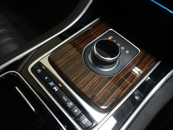 Used Jaguar XF 2017 for sale - 76256778: Photo 27