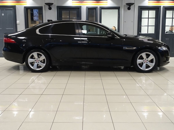 Used Jaguar XF 2017 for sale - 76256778: Photo 2