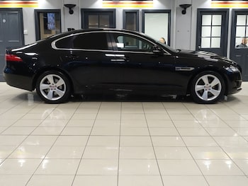 Used Jaguar XF 2017 for sale - 76256778: Photo 2