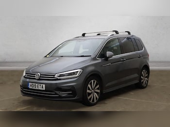Used Volkswagen Touran 2019 for sale - 76632377: Photo