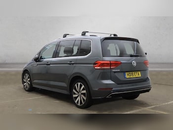 Used Volkswagen Touran 2019 for sale - 76632377: Photo