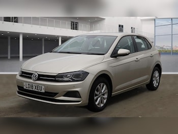 Used Volkswagen Polo 2018 for sale - 76210700: Photo 2