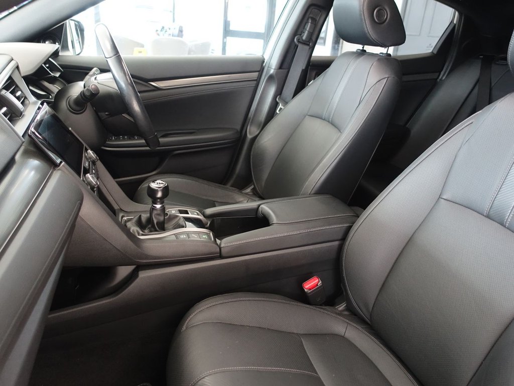 Used Honda Civic 2018 for sale - 76162990: Photo 15