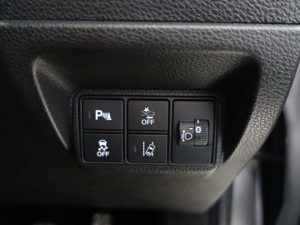 Used Honda Civic 2018 for sale - 76162990: Photo 29