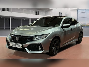 Used Honda Civic 2018 for sale - 76162990: Photo 2