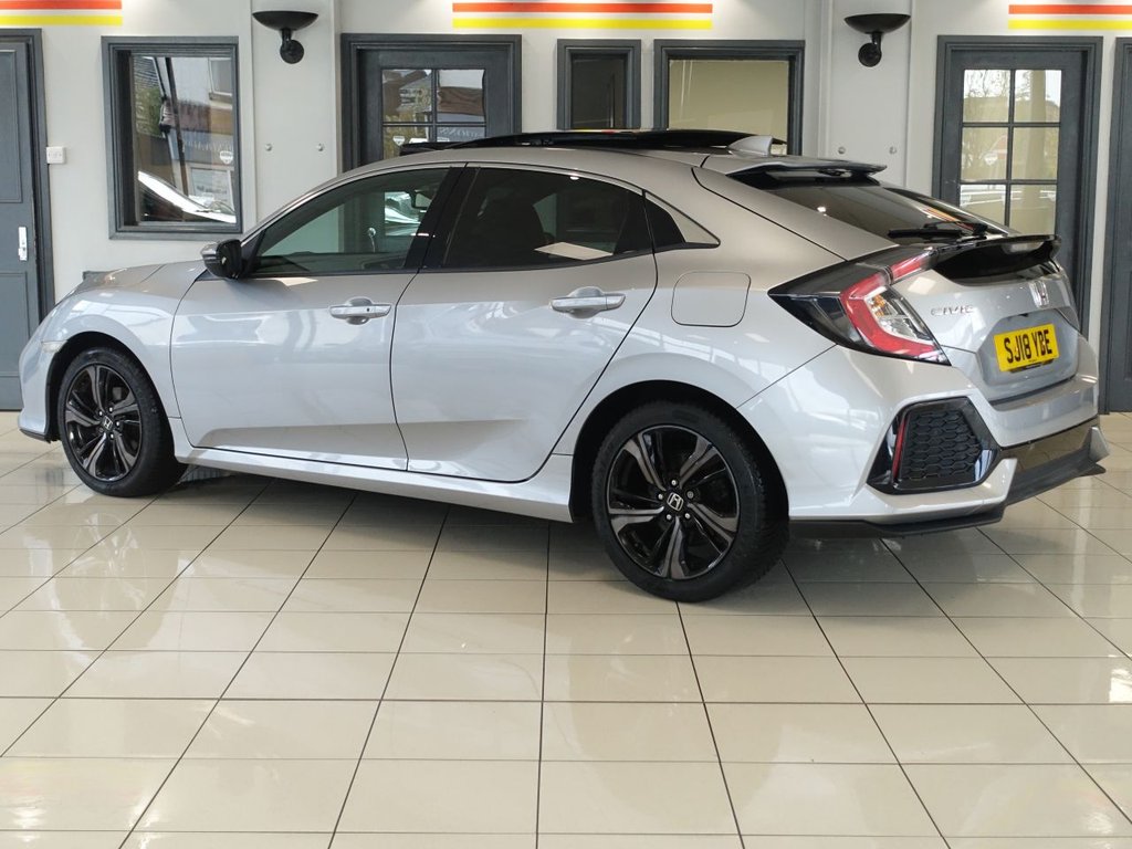 Used Honda Civic 2018 for sale - 76162990: Photo 9