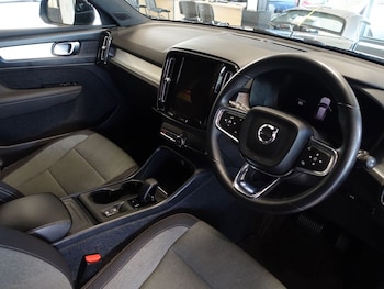 Used Volvo XC40 2023 for sale - 75937256: Photo