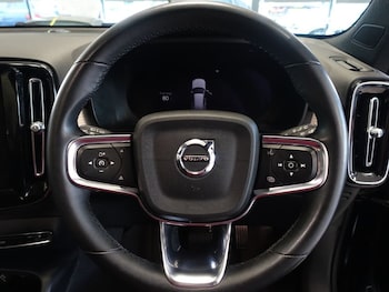 Used Volvo XC40 2023 for sale - 75937256: Photo