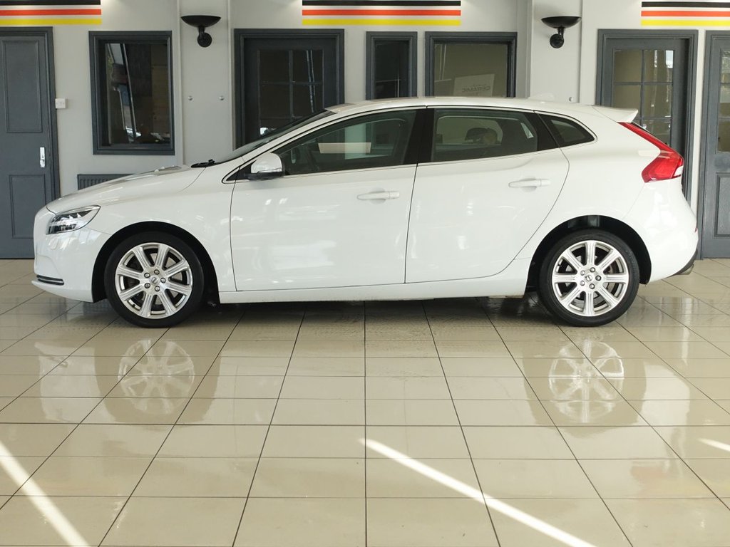 Used Volvo V40 2018 for sale - 76855228: Photo 10