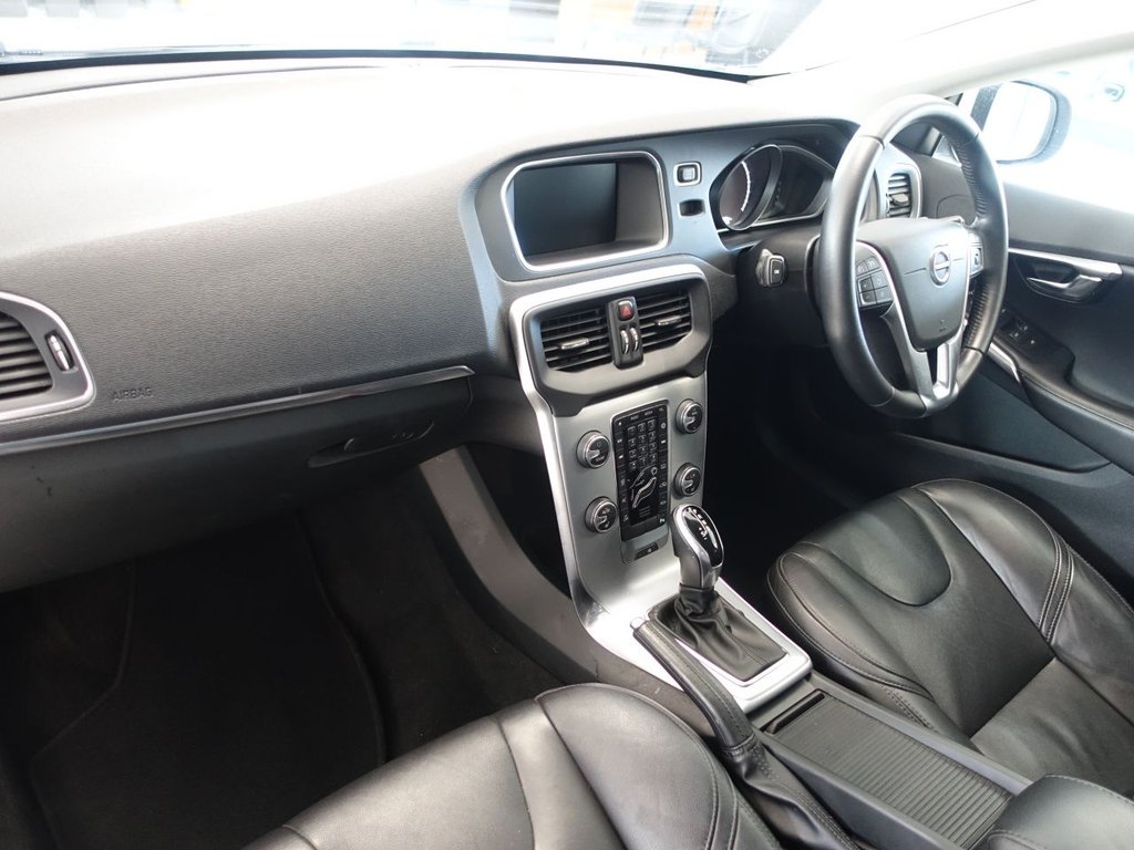 Used Volvo V40 2018 for sale - 76855228: Photo 13