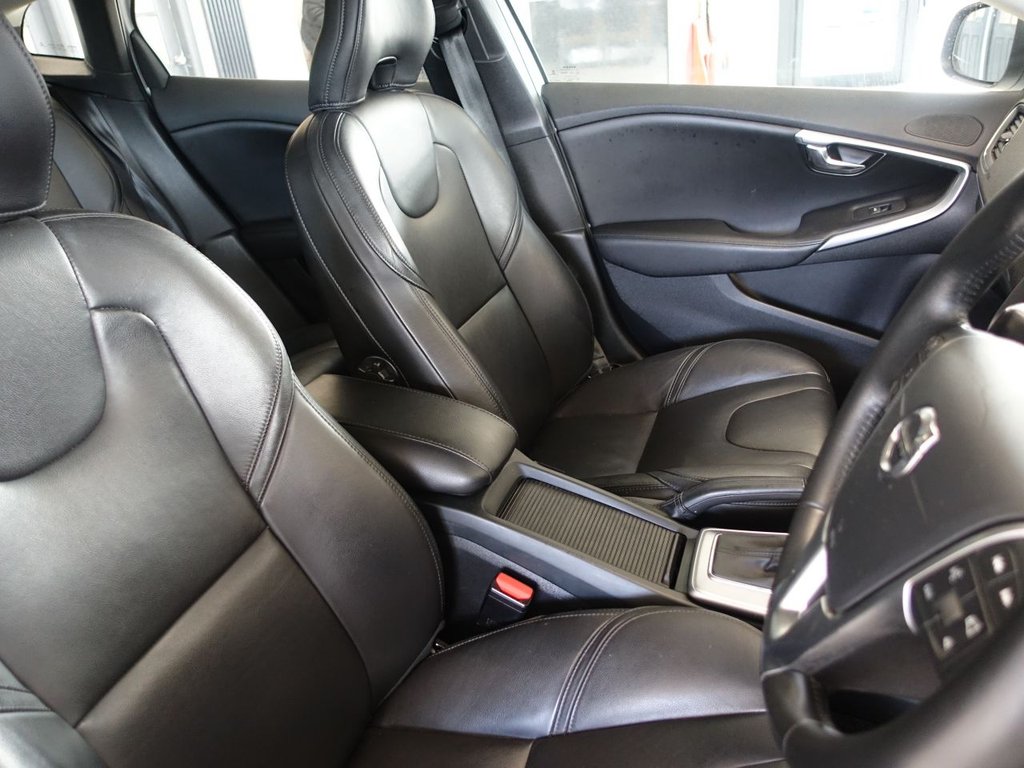 Used Volvo V40 2018 for sale - 76855228: Photo 15