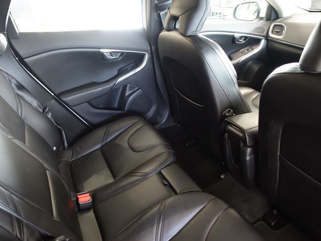 Used Volvo V40 2018 for sale - 76855228: Photo 17