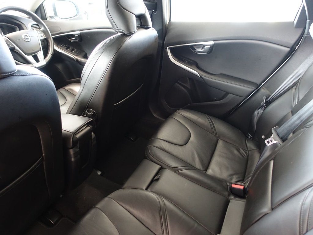 Used Volvo V40 2018 for sale - 76855228: Photo 18