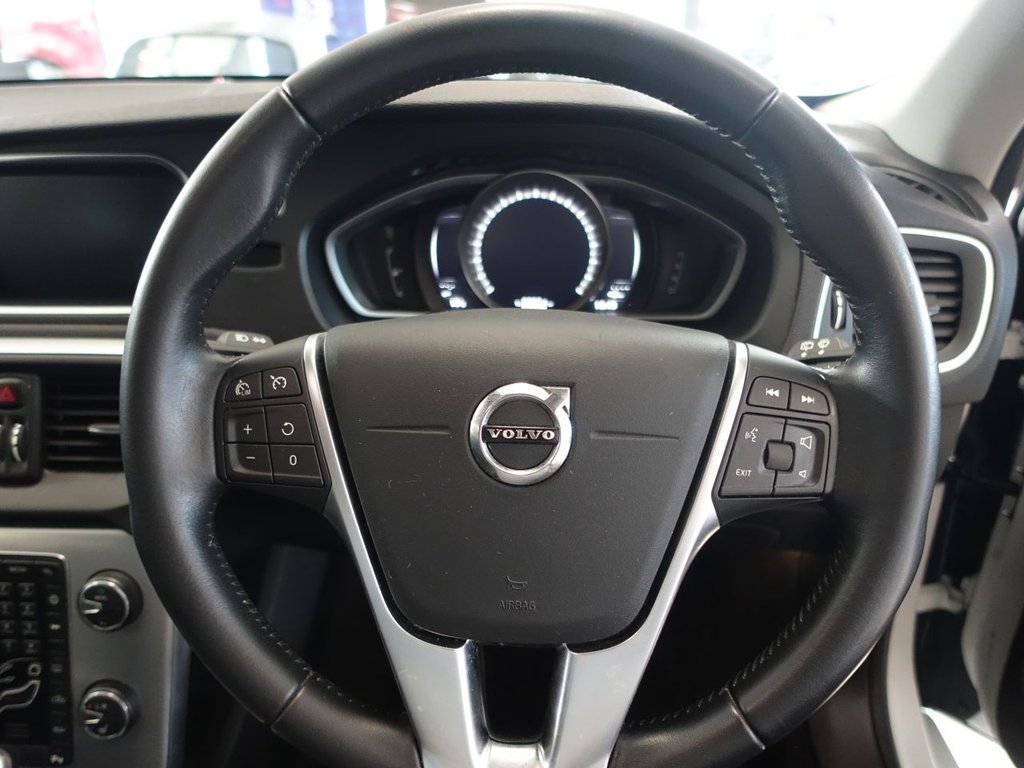 Used Volvo V40 2018 for sale - 76855228: Photo 21