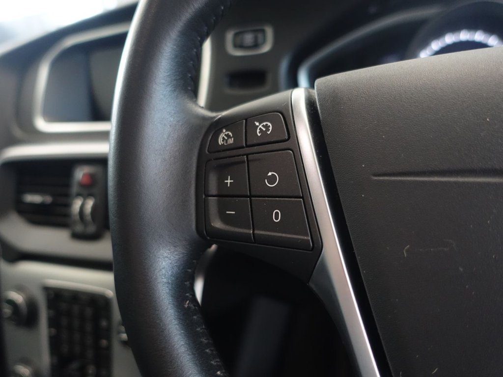 Used Volvo V40 2018 for sale - 76855228: Photo 22