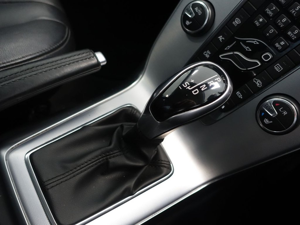 Used Volvo V40 2018 for sale - 76855228: Photo 27