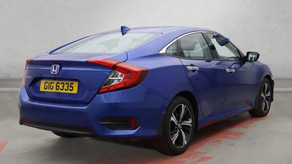 Used Honda Civic 2018 for sale - 76333508: Photo 4