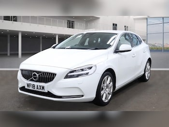 Used Volvo V40 2018 for sale - 76210684: Photo 2