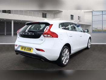 Used Volvo V40 2018 for sale - 76210684: Photo 4