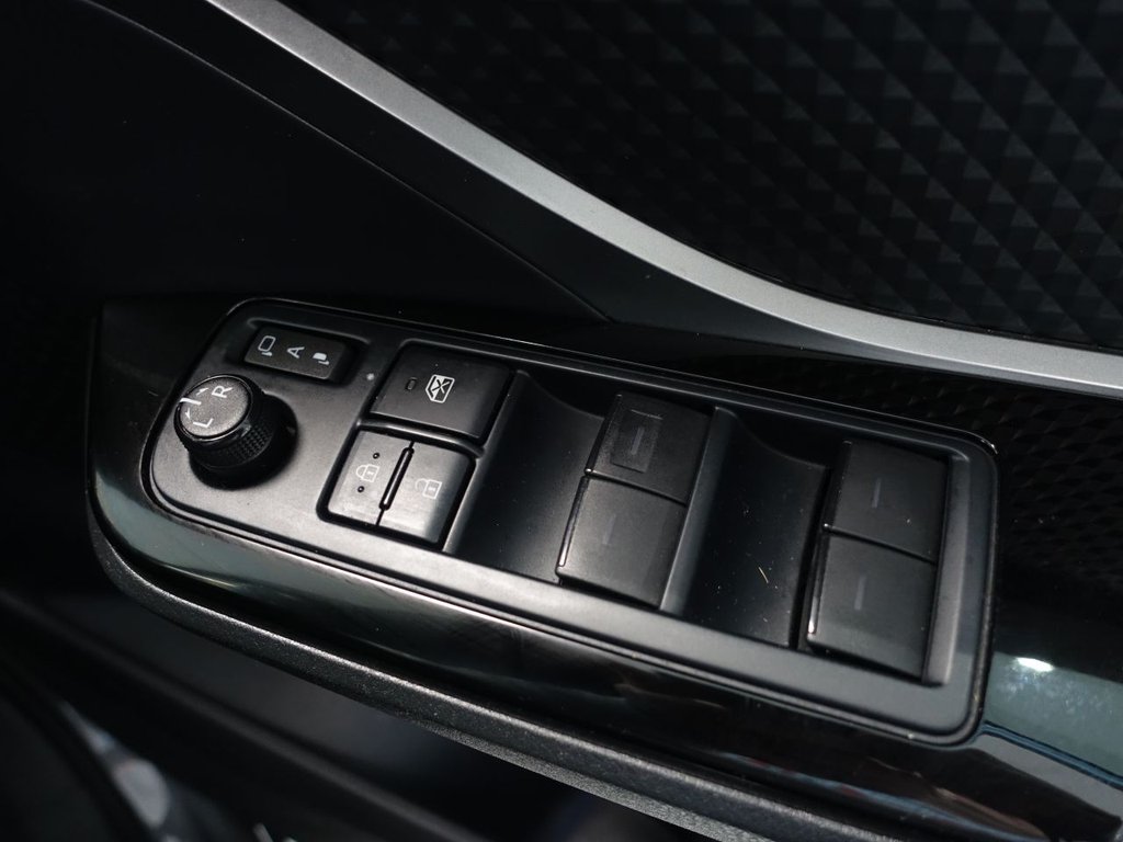 Used Toyota C-HR 2021 for sale - 76210631: Photo 27