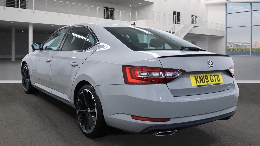Used Skoda Superb 2019 for sale - 76454690: Photo 3