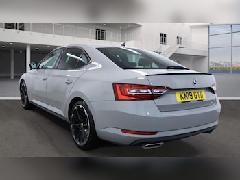 Used Skoda Superb 2019 for sale - 76454690: Photo