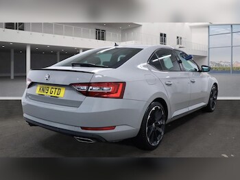 Used Skoda Superb 2019 for sale - 76454690: Photo